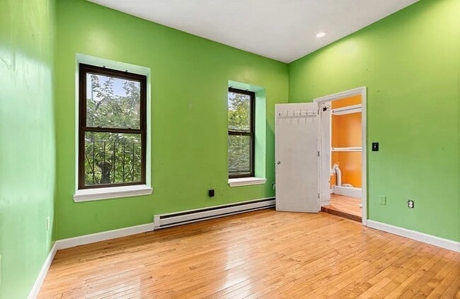 Building Photo - 231 W Newton St