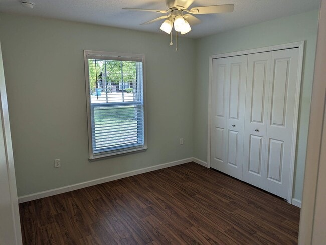 Building Photo - Beautiful Newer Home with 3 bedroom and 2 ...