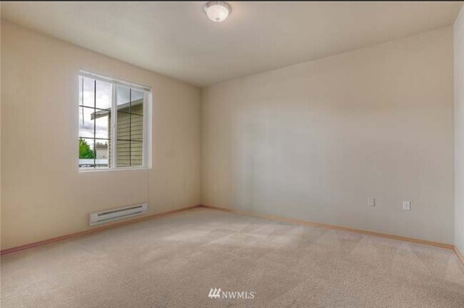 Building Photo - 10109 186th St E