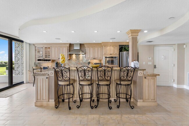 Building Photo - 3400 S Ocean Blvd