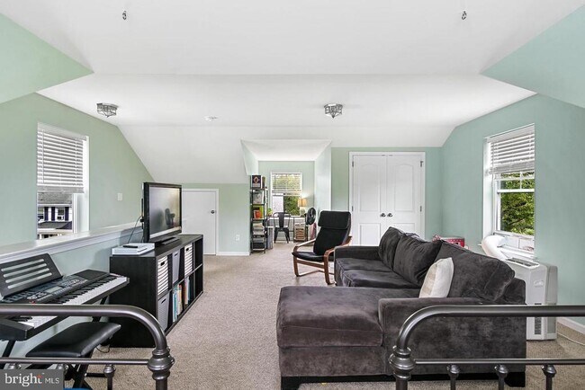 Building Photo - 26 High St