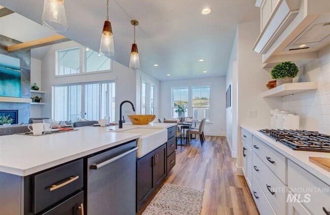 Building Photo - Luxury Living in Dry Creek Ranch