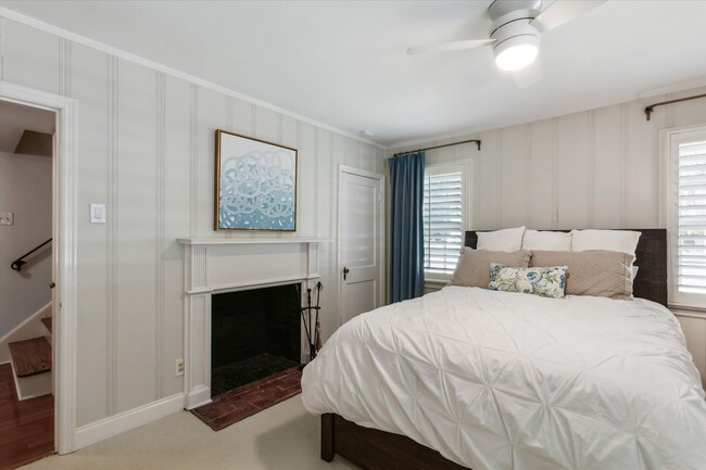 Building Photo - 5 bedroom 3 bathroom with over 3,500 square feet in East Memphis near Walnut Grove and Perkins