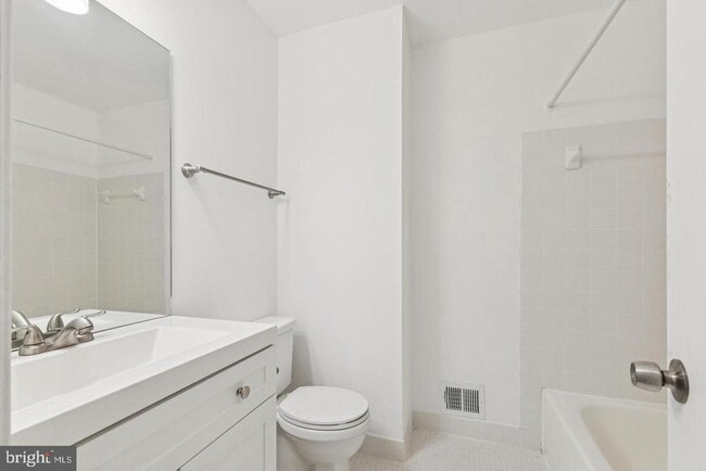 Building Photo - 10271 Braddock Rd