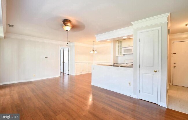 Building Photo - 102 Chesterfield Ln