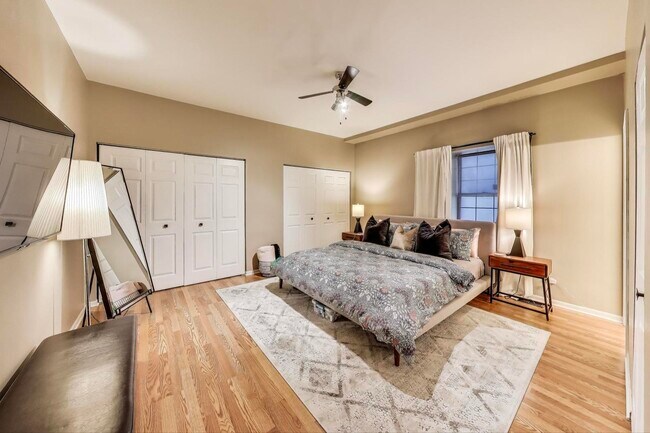 Building Photo - 1640 W Diversey Pkwy