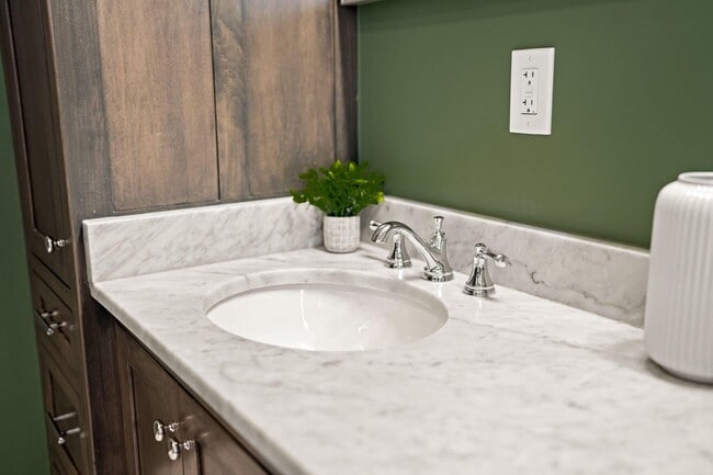 Building Photo - 503 S 3rd St