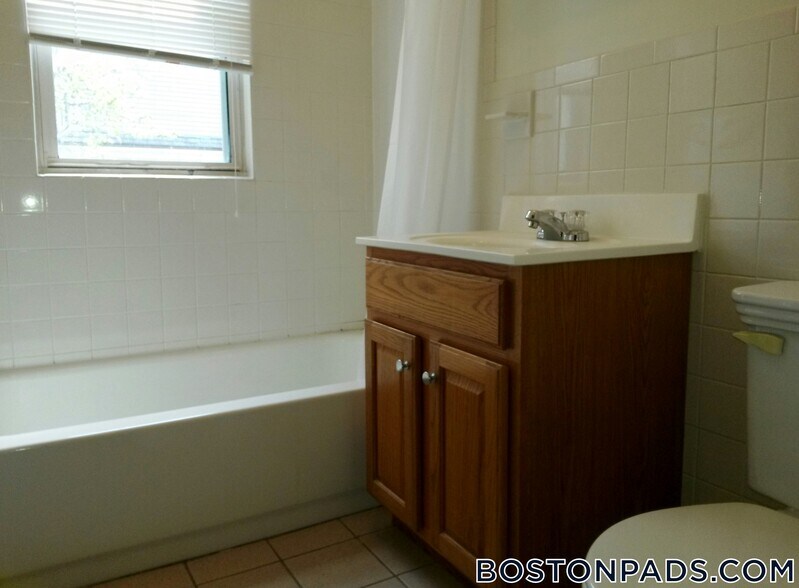 Building Photo - 155 Summer St