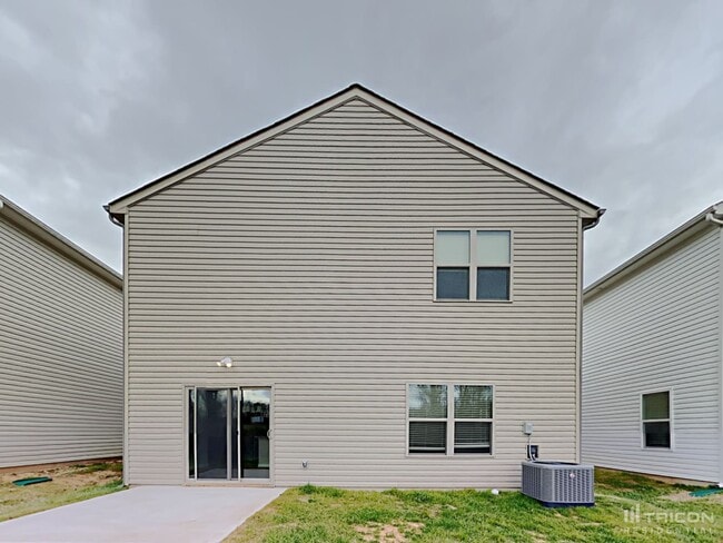 Building Photo - 130 Spring Knoll Dr