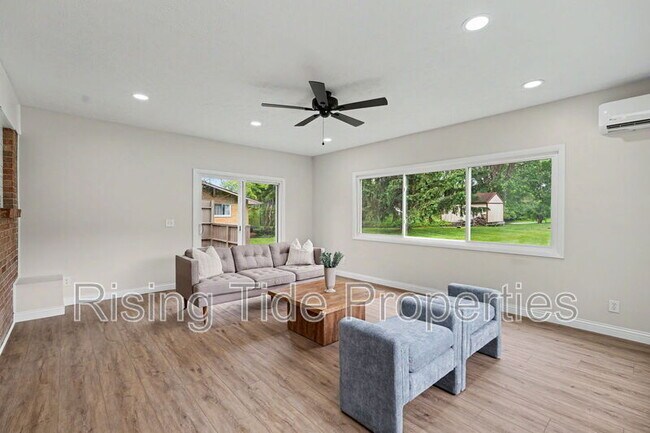 Building Photo - 2569 Richmar Dr