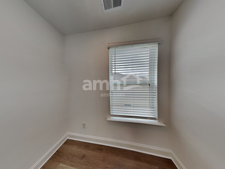 Building Photo - 1107 Livengood Wy