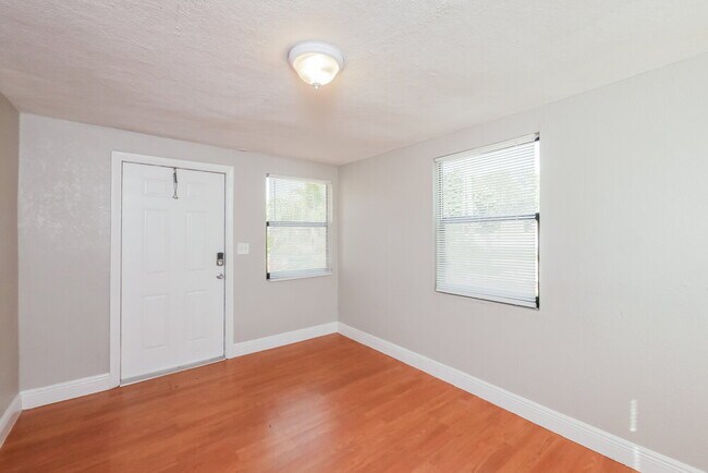 Building Photo - 1826 NW 85th St