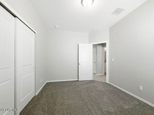 Building Photo - 1409 Indigo Sky St