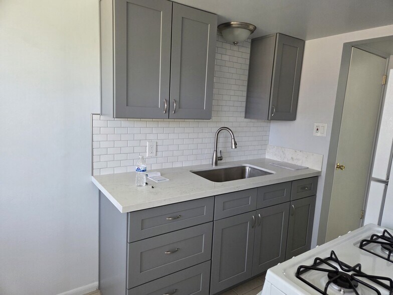 Primary Photo - 6249 N 12th St