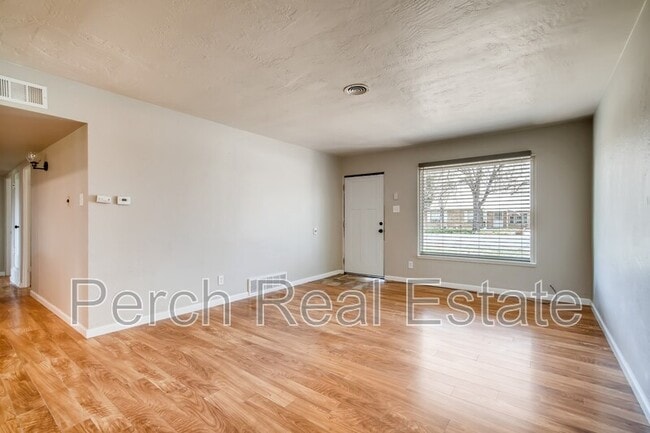 Building Photo - 1281 Quentin St