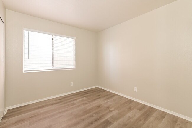 Building Photo - 5901 Commodore Cove Dr