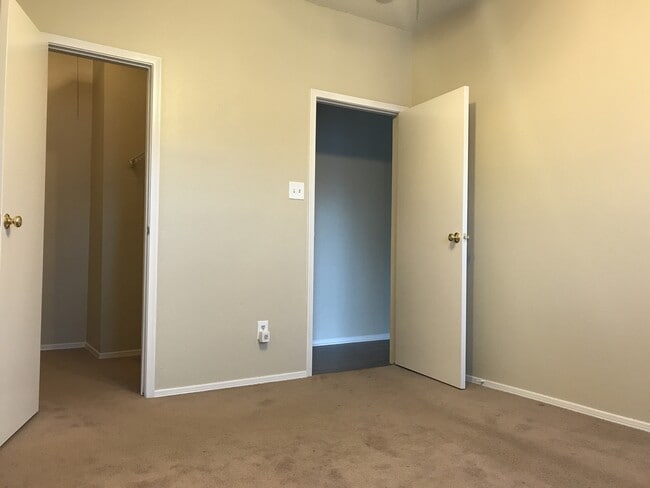 Building Photo - Awesome 1/1 in Great Location