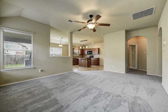 Building Photo - 2041 Meadow View Dr