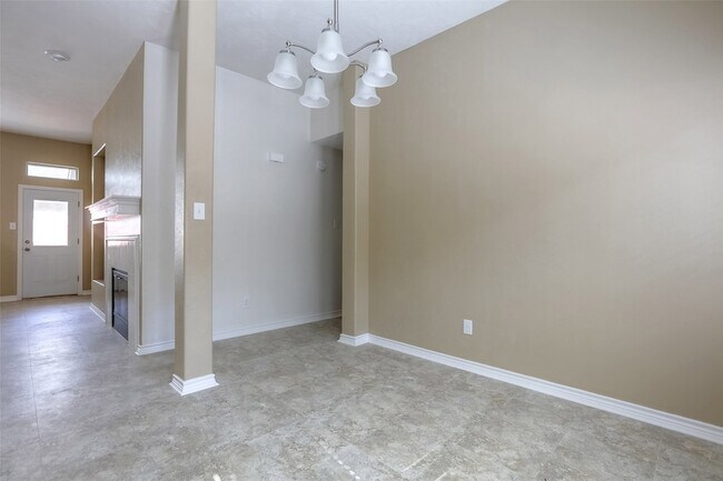 Building Photo - 131 Avonlea Dr