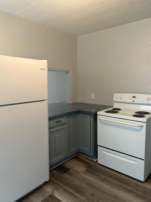 Building Photo - 2104 NW Denver Ave