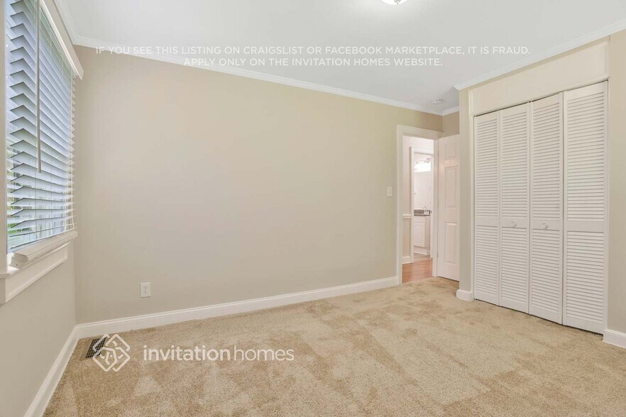 Building Photo - 416 Windsor Dr SW