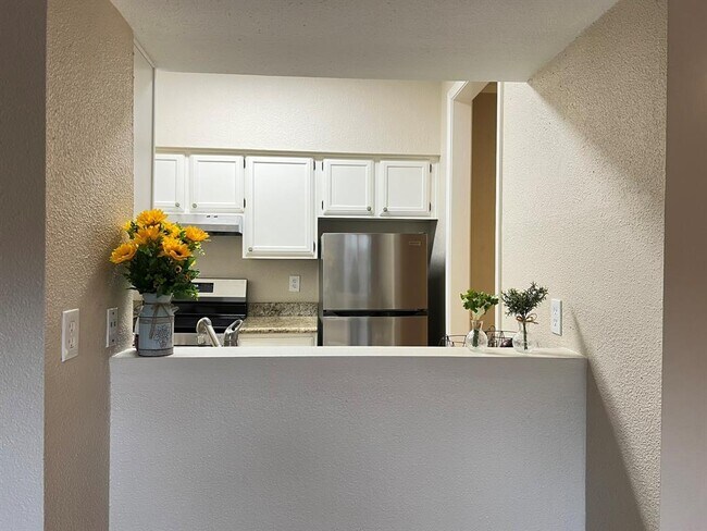 Building Photo - 728 Bering Dr