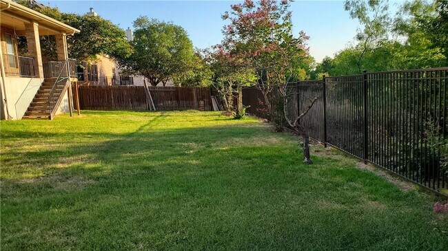 Building Photo - 9421 Lisi Anne Dr