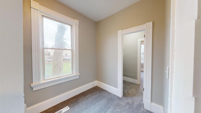 Building Photo - 3218-22 Walton