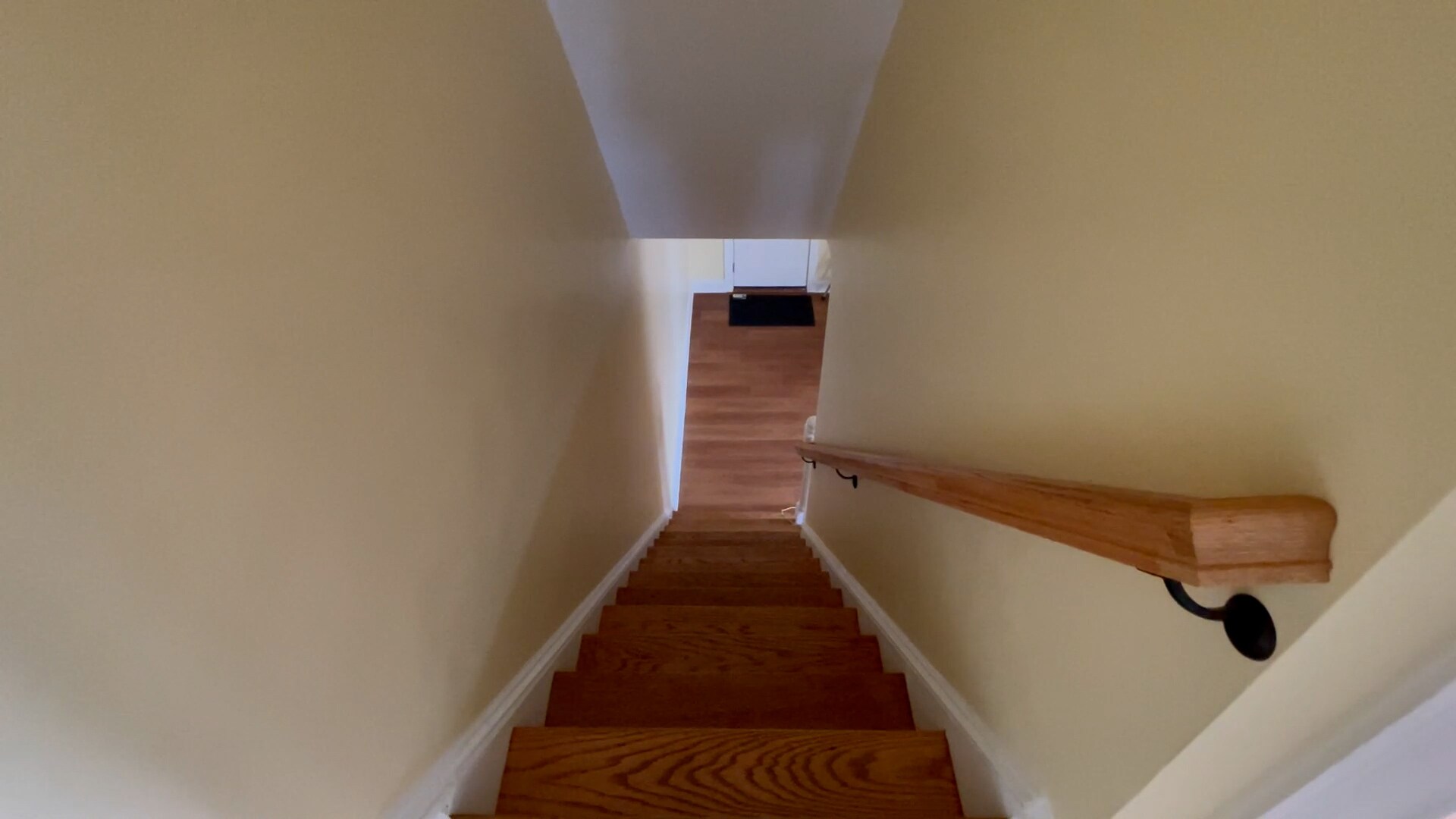 Stairway 1o 1st FL - 401 Elrino St