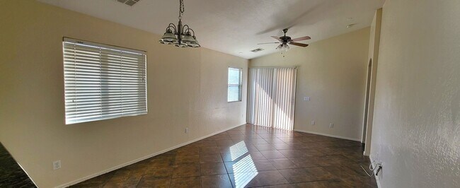 Building Photo - NICE 3 BED 2 BATH CORNER LOT HOME IN MARICOPA!!