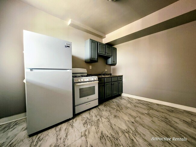 Building Photo - 1617 W 78th St
