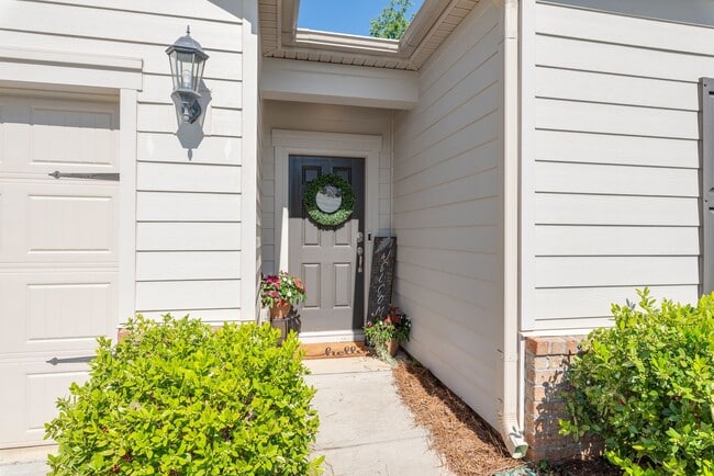 Building Photo - SOLAR Powered 3-Bedroom, 2-Bathroom Single...
