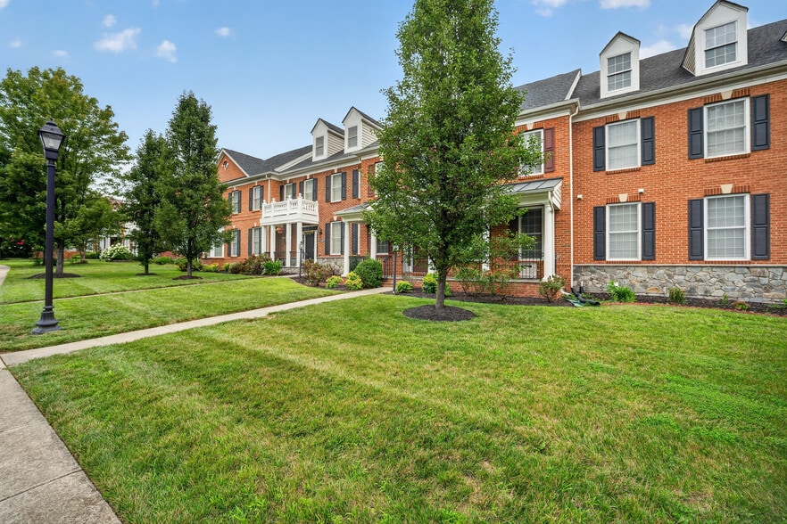 Building Photo - 23202 Evergreen Ridge Dr