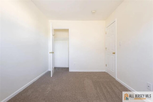 Building Photo - 234 Inza St