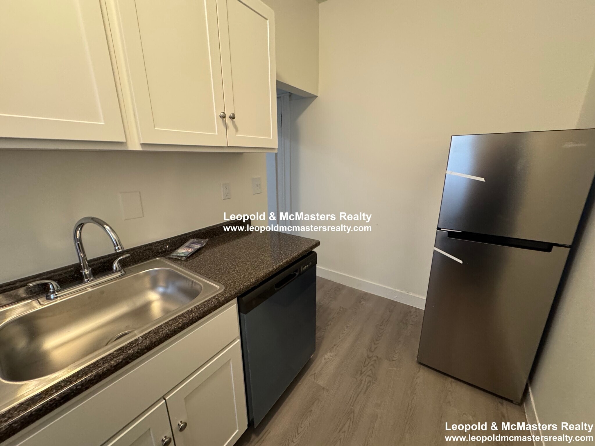 Building Photo - 68 Woodstock Ave