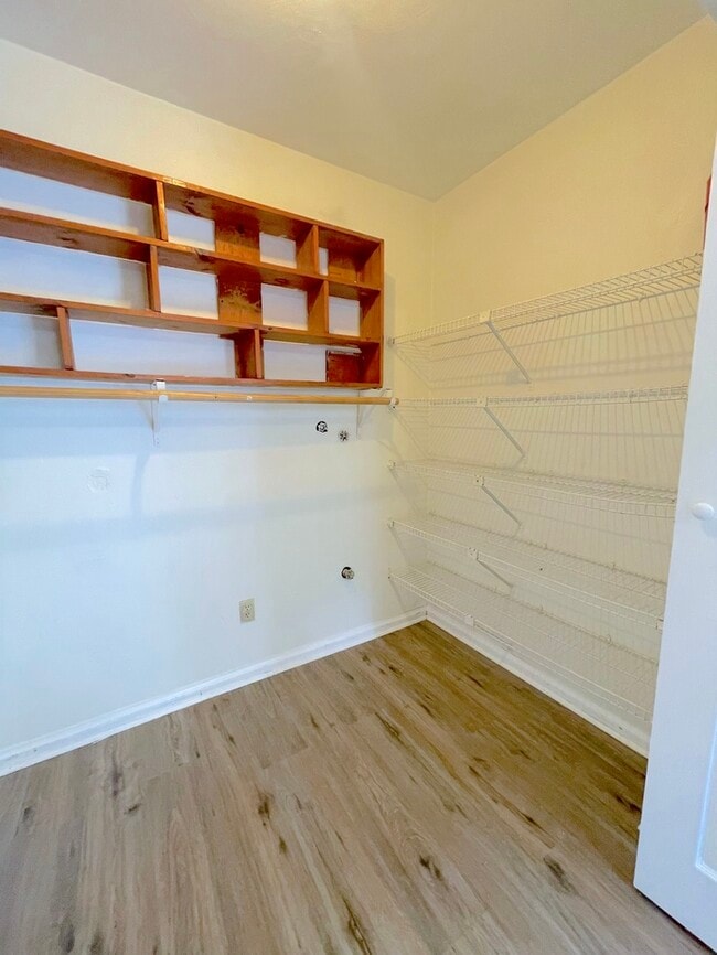 Building Photo - 5523 Gates Landing Rd