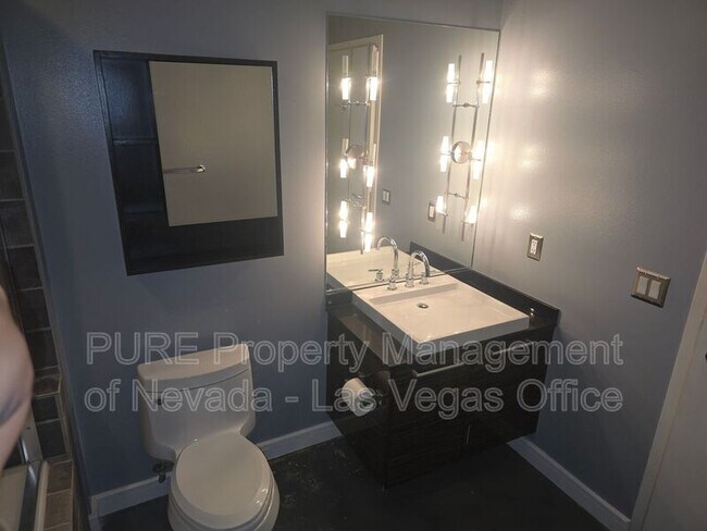 Building Photo - 200 Hoover Ave