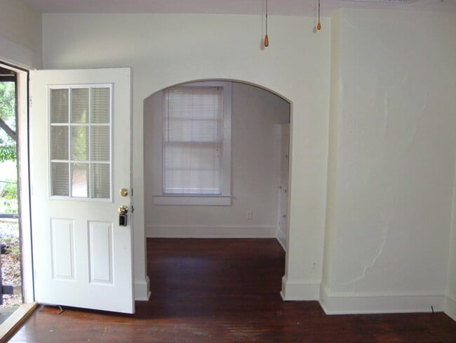 Building Photo - 105 N Meridian St