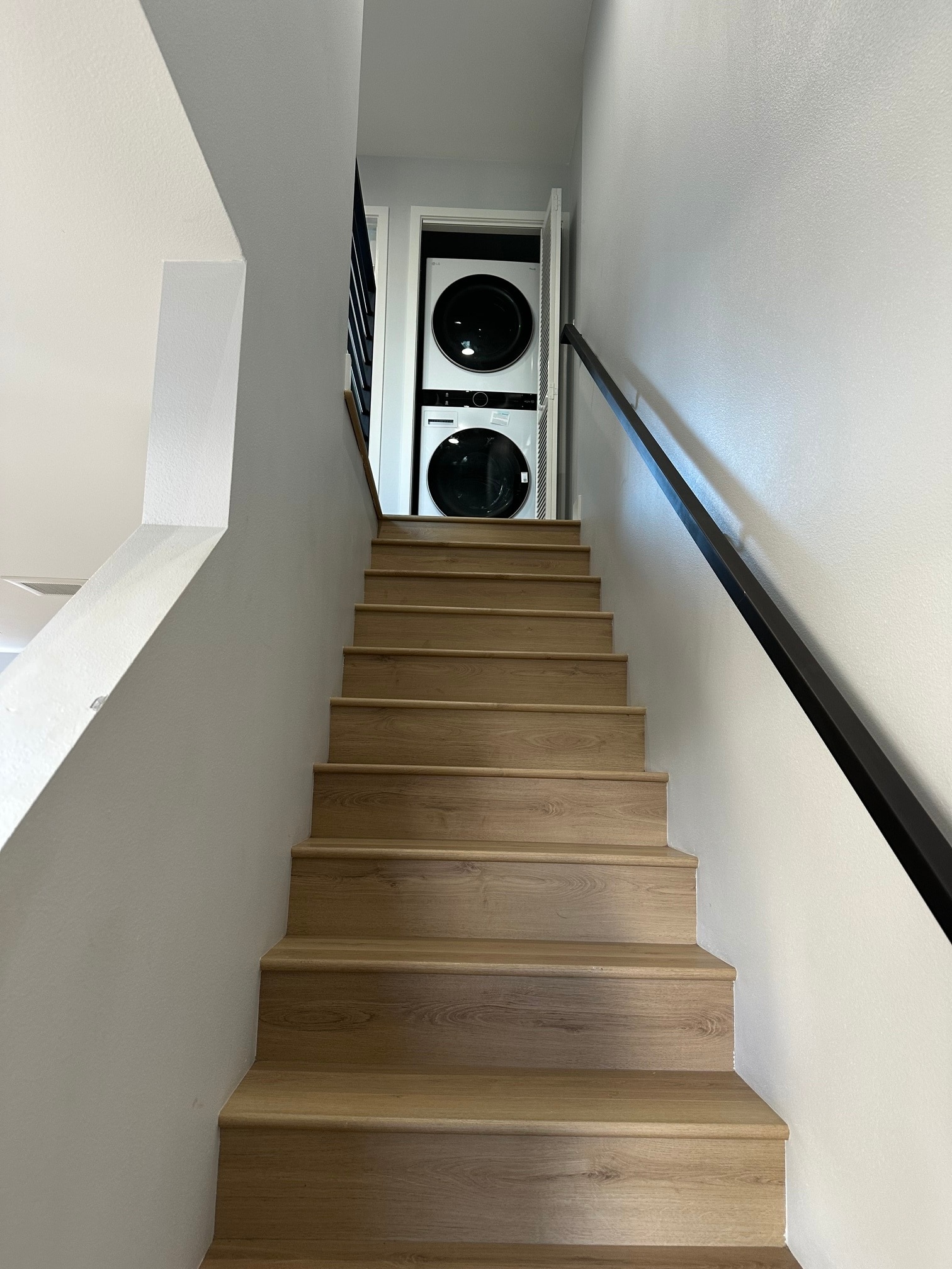 Building Photo - 826 Rose Ave