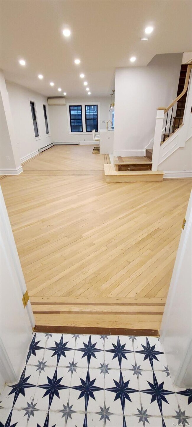 Building Photo - 88-37 62nd Dr