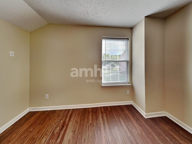 Building Photo - 1205 Sundown Ct