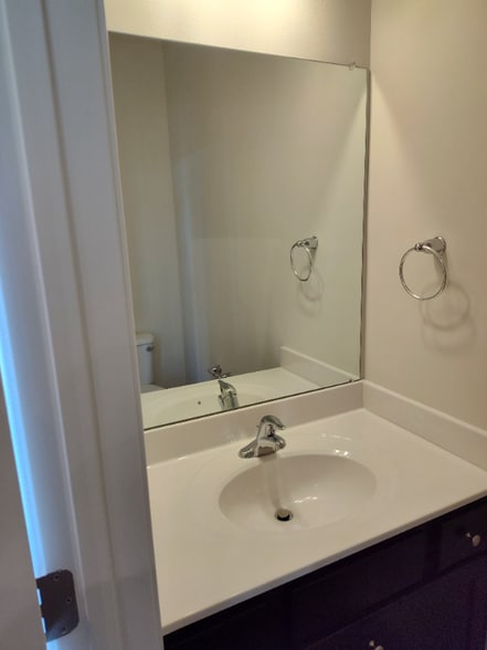 Building Photo - 409 Willowshire Ct