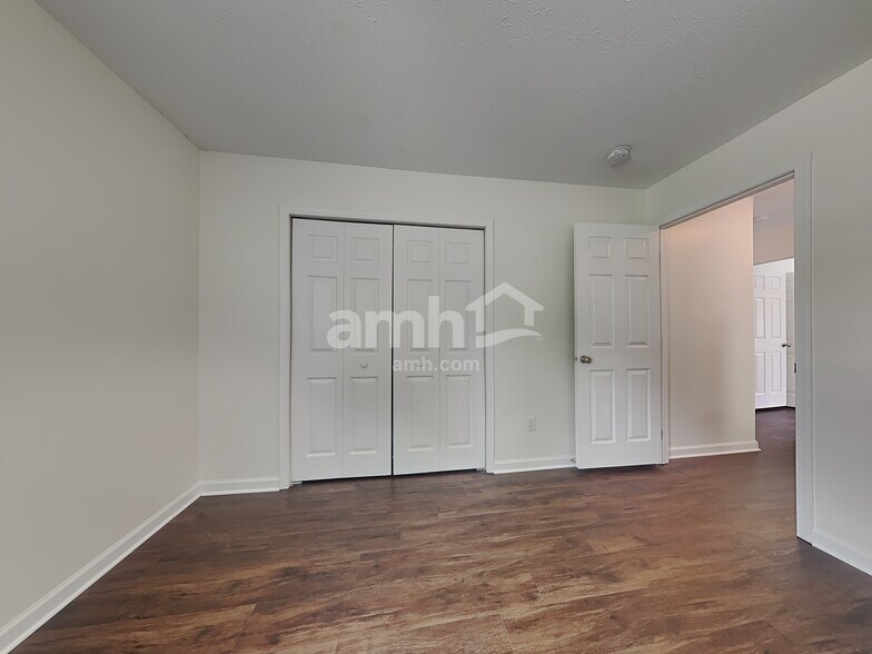 Building Photo - 4 Woodsong Ct