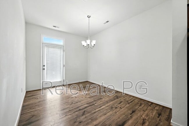 Building Photo - 4028 Rivermere Ln