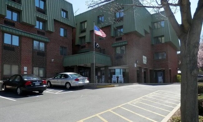 Building Photo - 120 E Franklin St