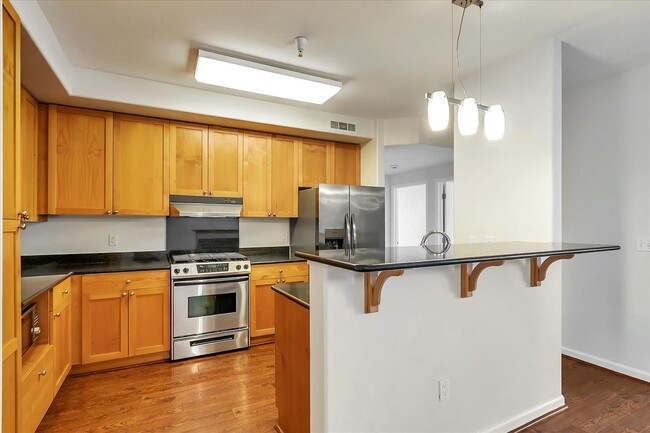 Building Photo - Luxury 3 Bedroom Condo with Cupertino Schools