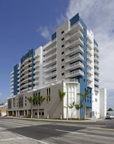 Building Photo - Stadium Tower