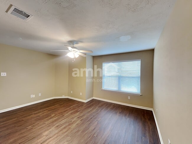Building Photo - 19130 Yellow Thrush Dr