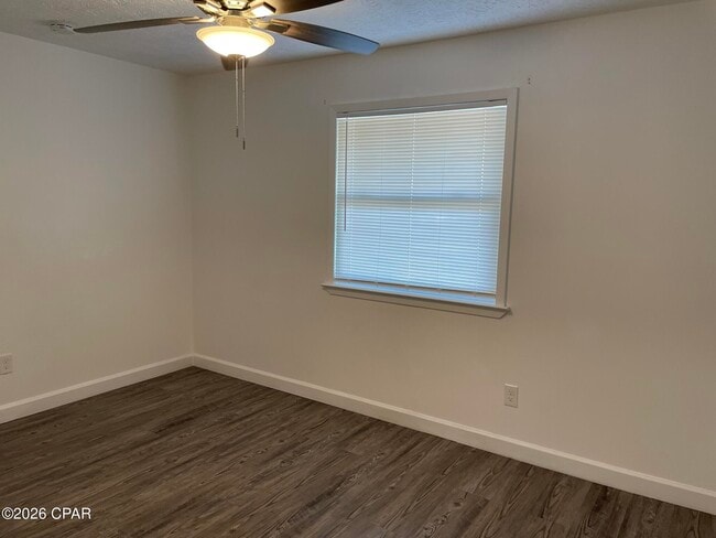 Building Photo - 2712 E 17th St