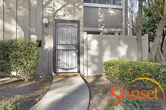 Building Photo - 7755 Starling Dr